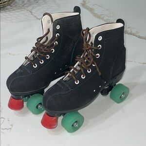 Black Roller Skates with Green Wheels and Red Stoppers | 43